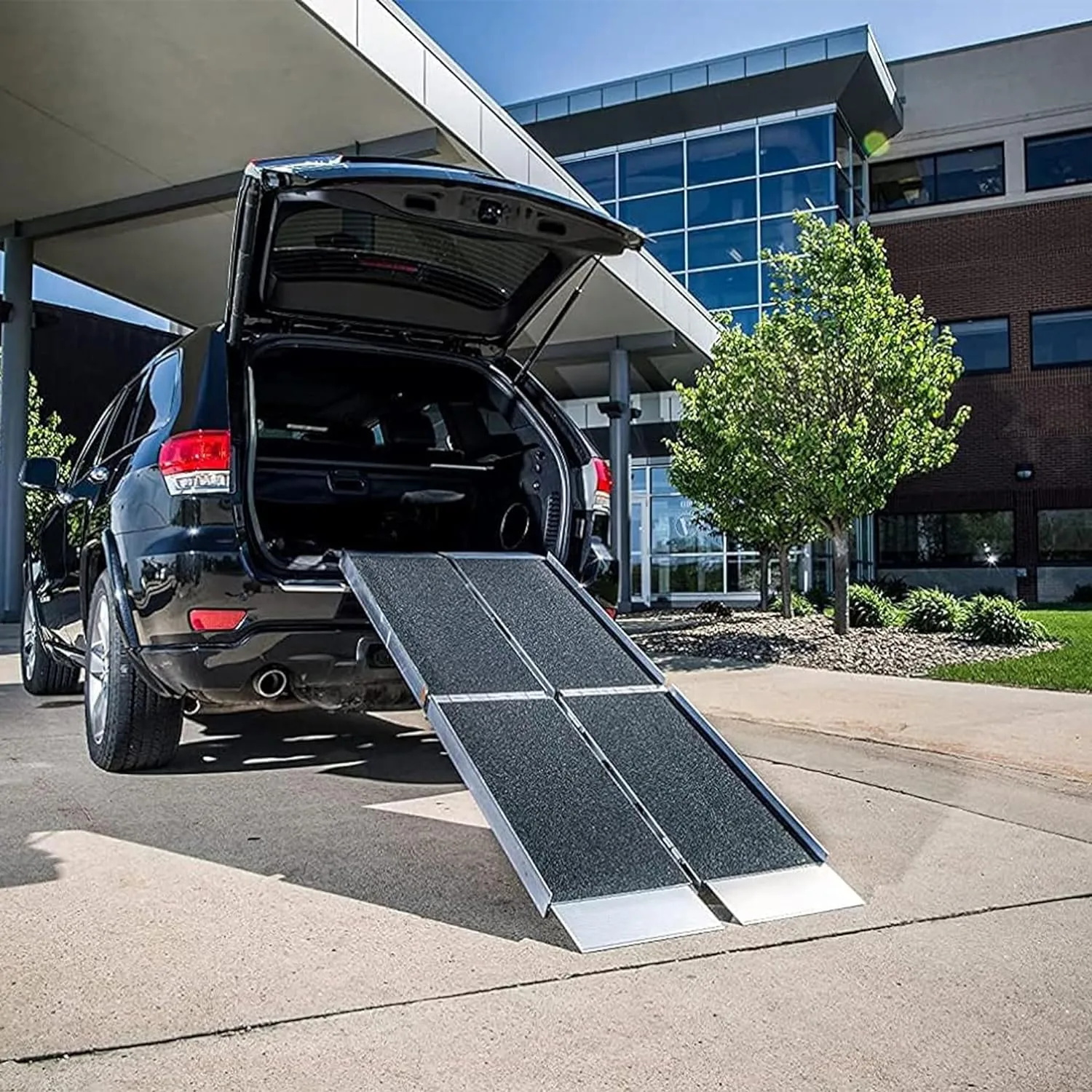 Showcase of a EZ-Access Aluminum Ramps for Wheelchairs